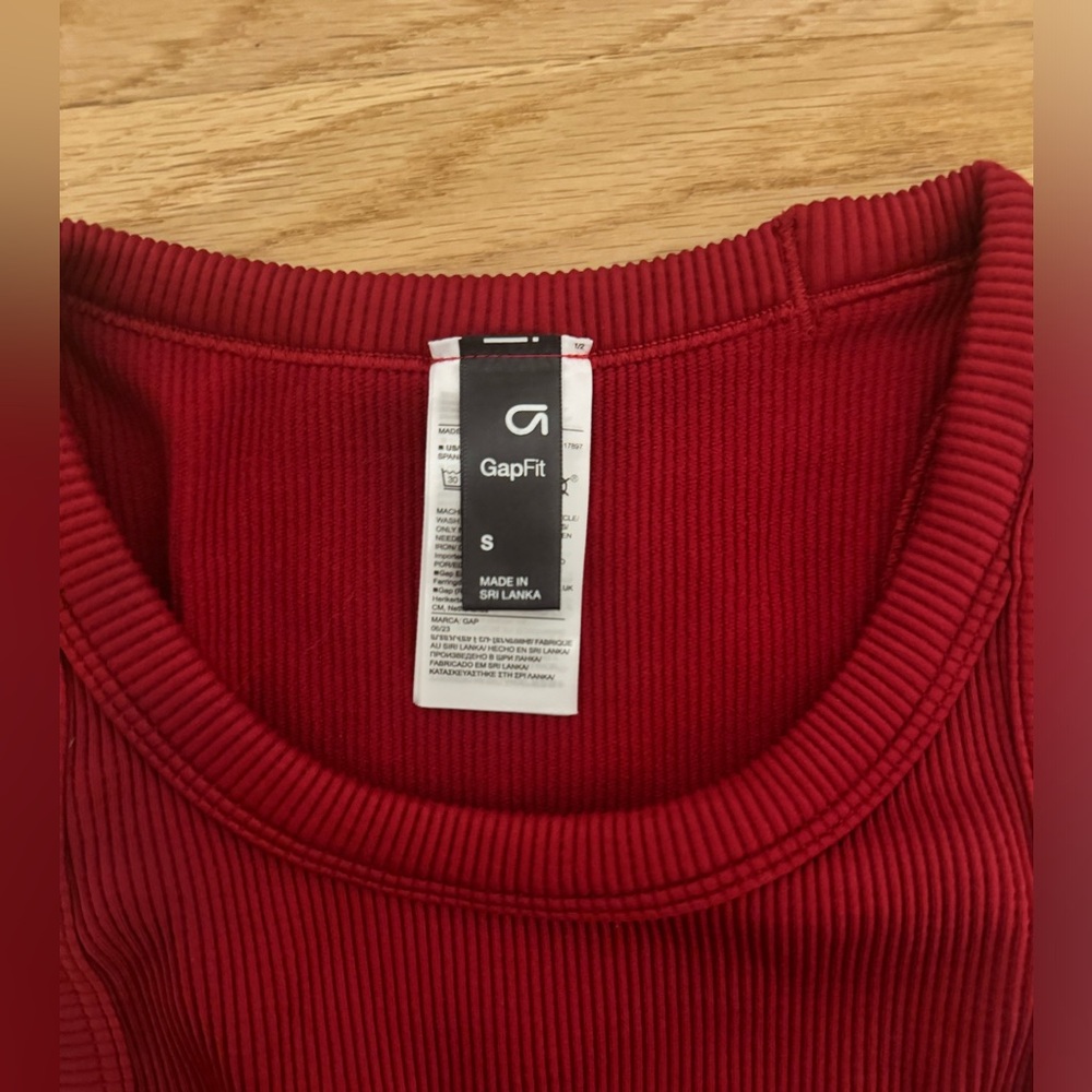 GAP Red Ribbed Knit Top - Picture 2 of 4